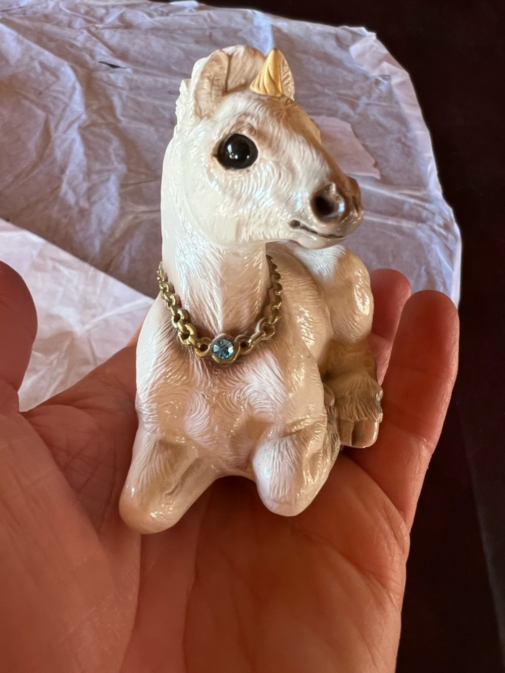 Like New Vintage White Ceramic Baby Unicorn Figurine with Gold Accents - Picture 7 of 9
